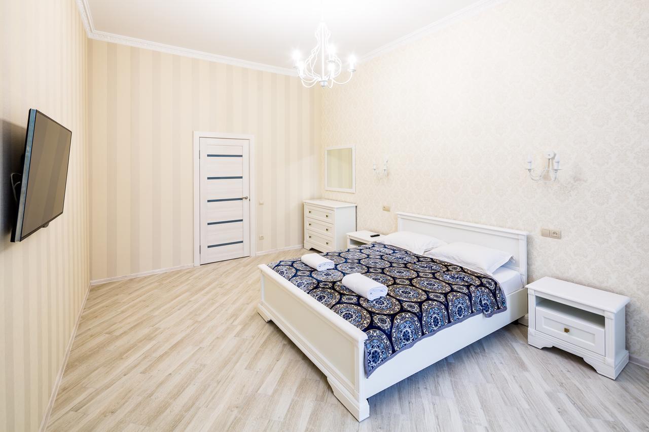 Leogrand Vip Apartments On Udatnogo 4 Lviv Exterior foto